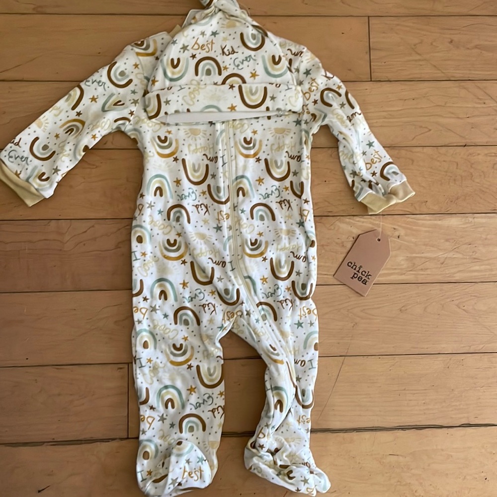 Zip up footie. 3-6 month
